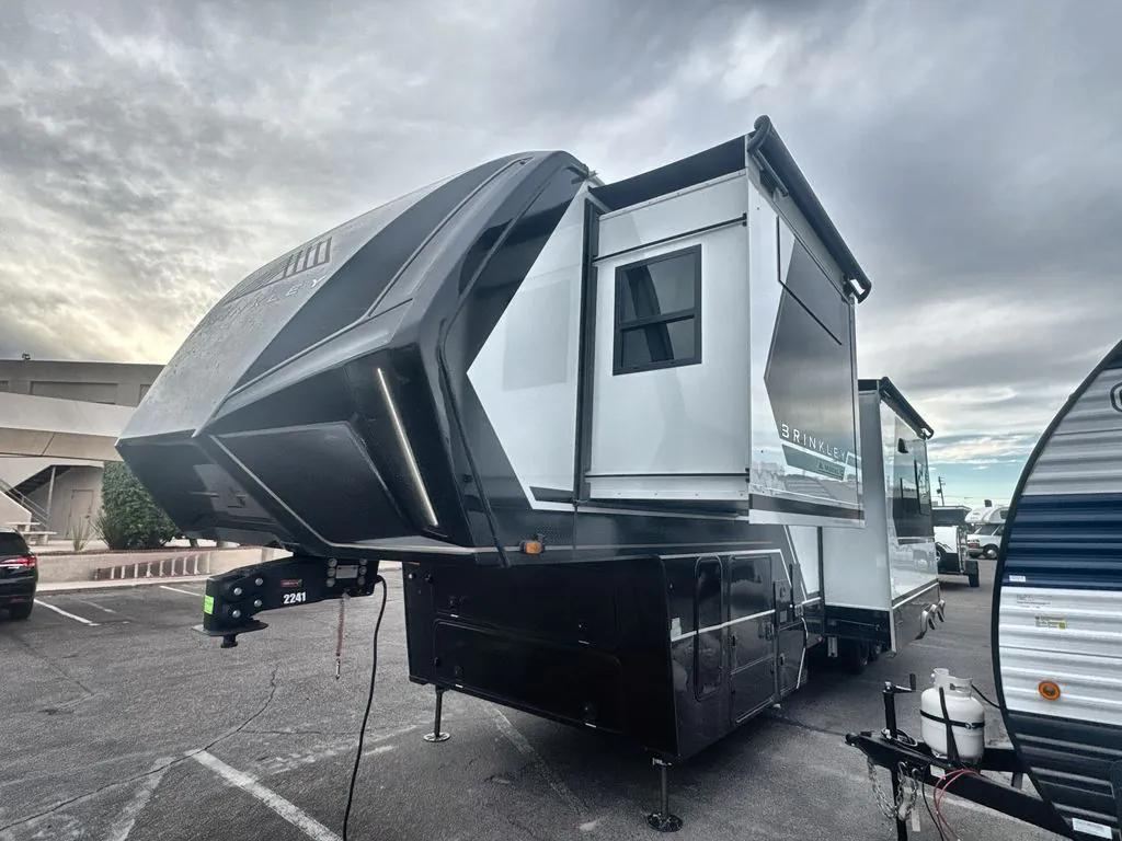 2026 Brinkley Model G 4100, Photos photo 7