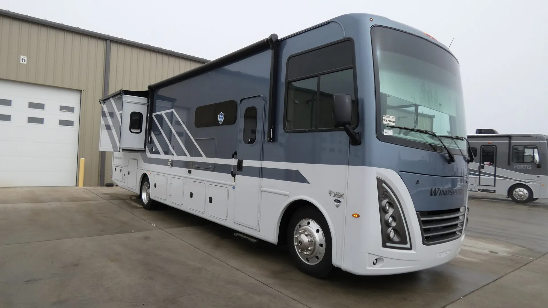 2026 Thor Motor Coach Windsport 35G - Photo 2