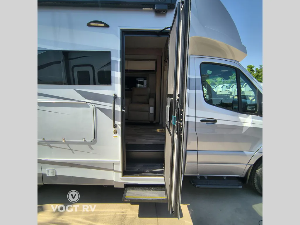 2026 Tiffin Wayfarer 25 XPW, Photos photo 7