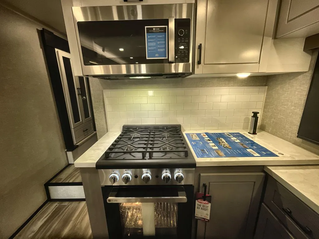 2025 Jayco Seismic Luxury Series 4113, Photos photo 27