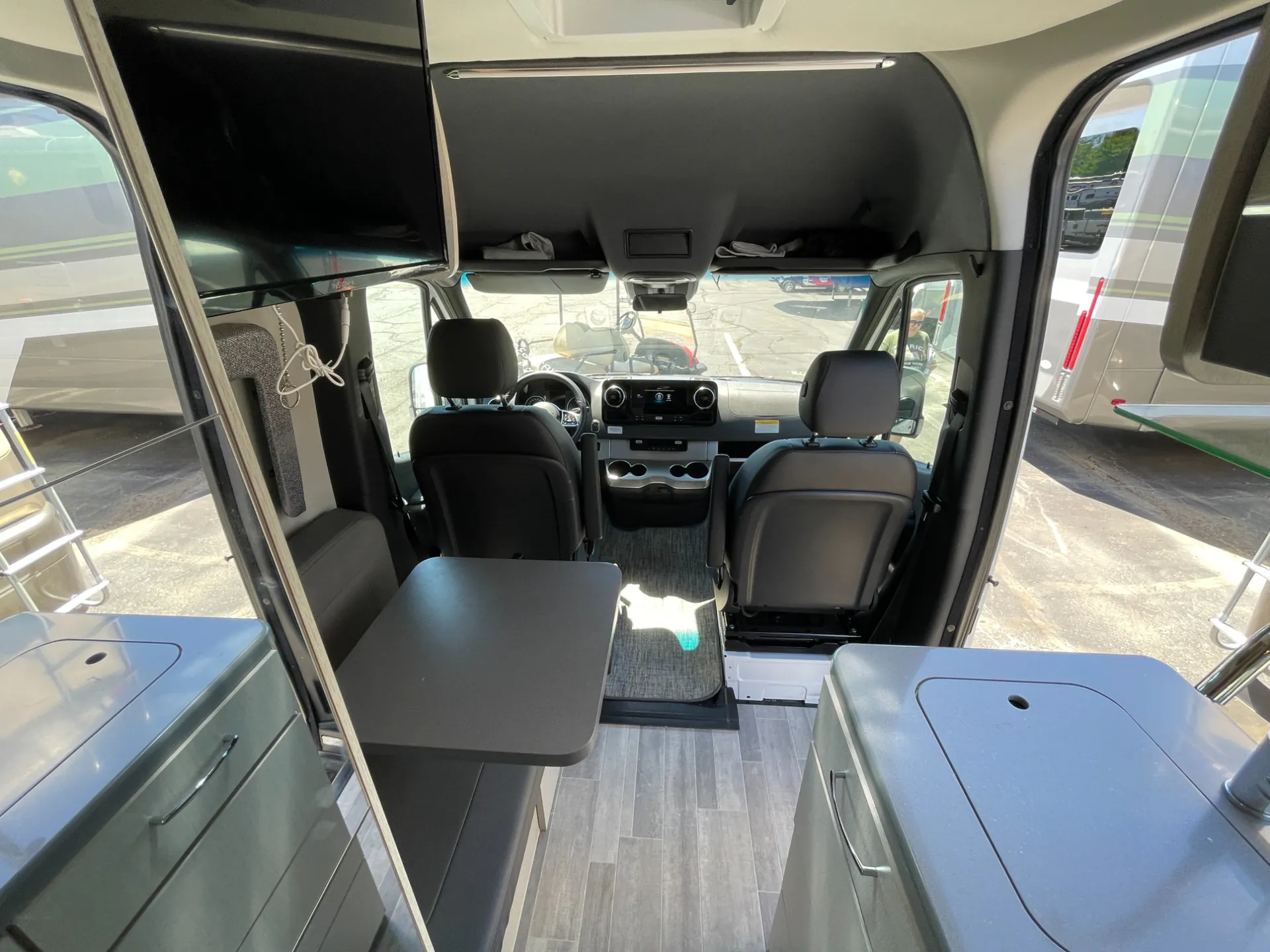 2023 Thor Motor Coach Tranquility 19L - Photo 4