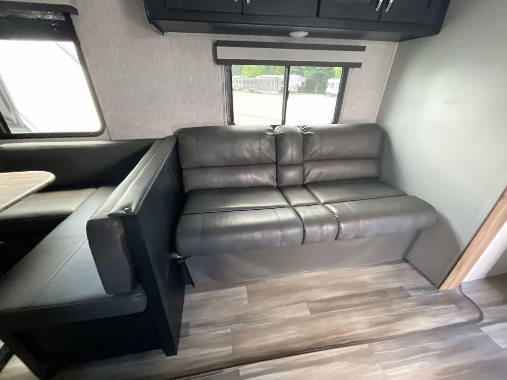 2023 Coachmen Freedom Express Select 29SE, Photos photo 12