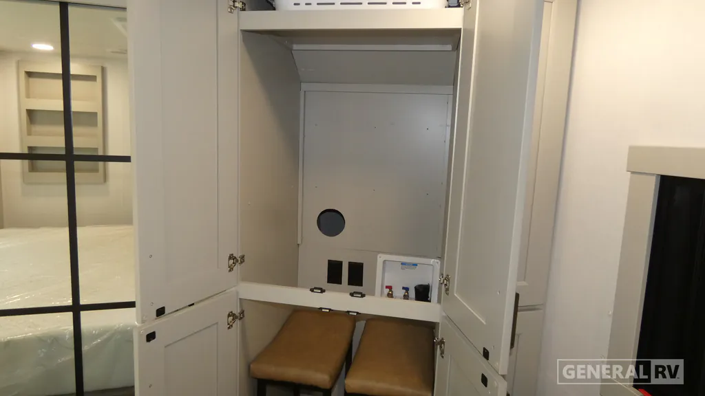 2025 Brinkley Model G 3250, Photos photo 11