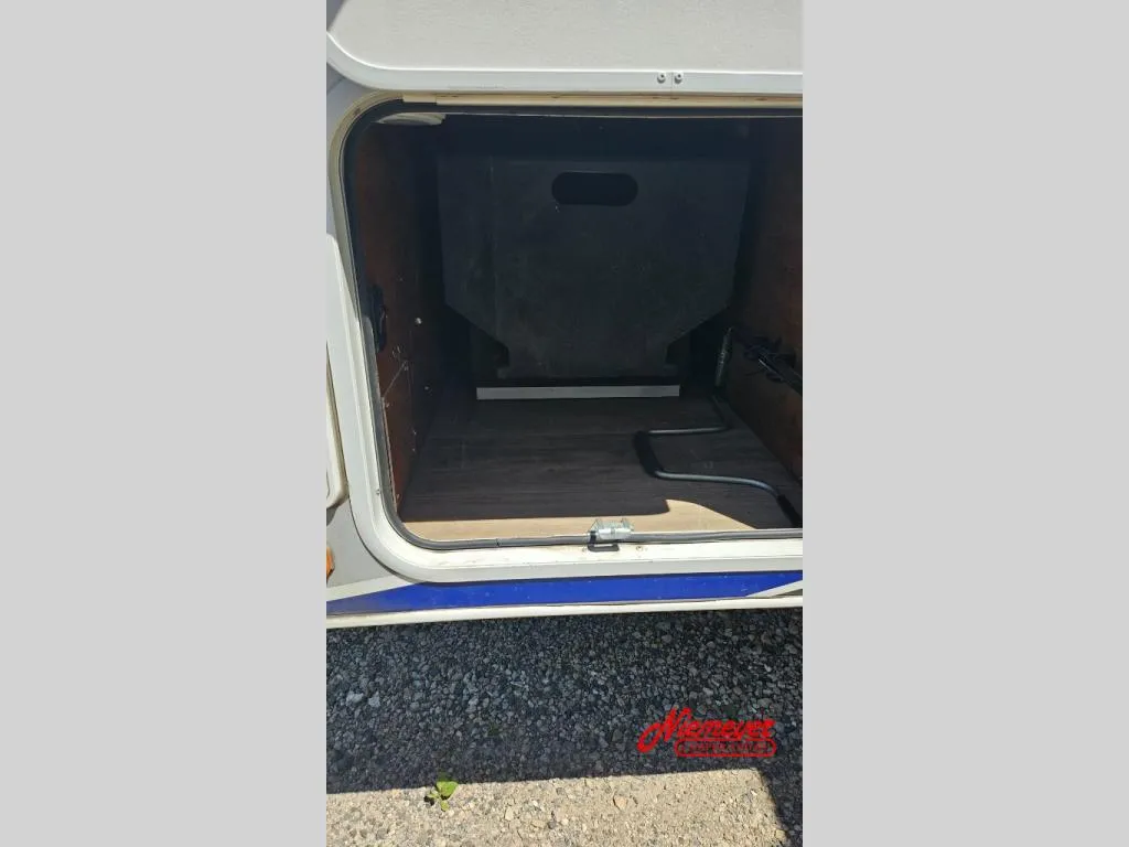 2018 Lance Lance Travel Trailers Used    1685 - Photo 4