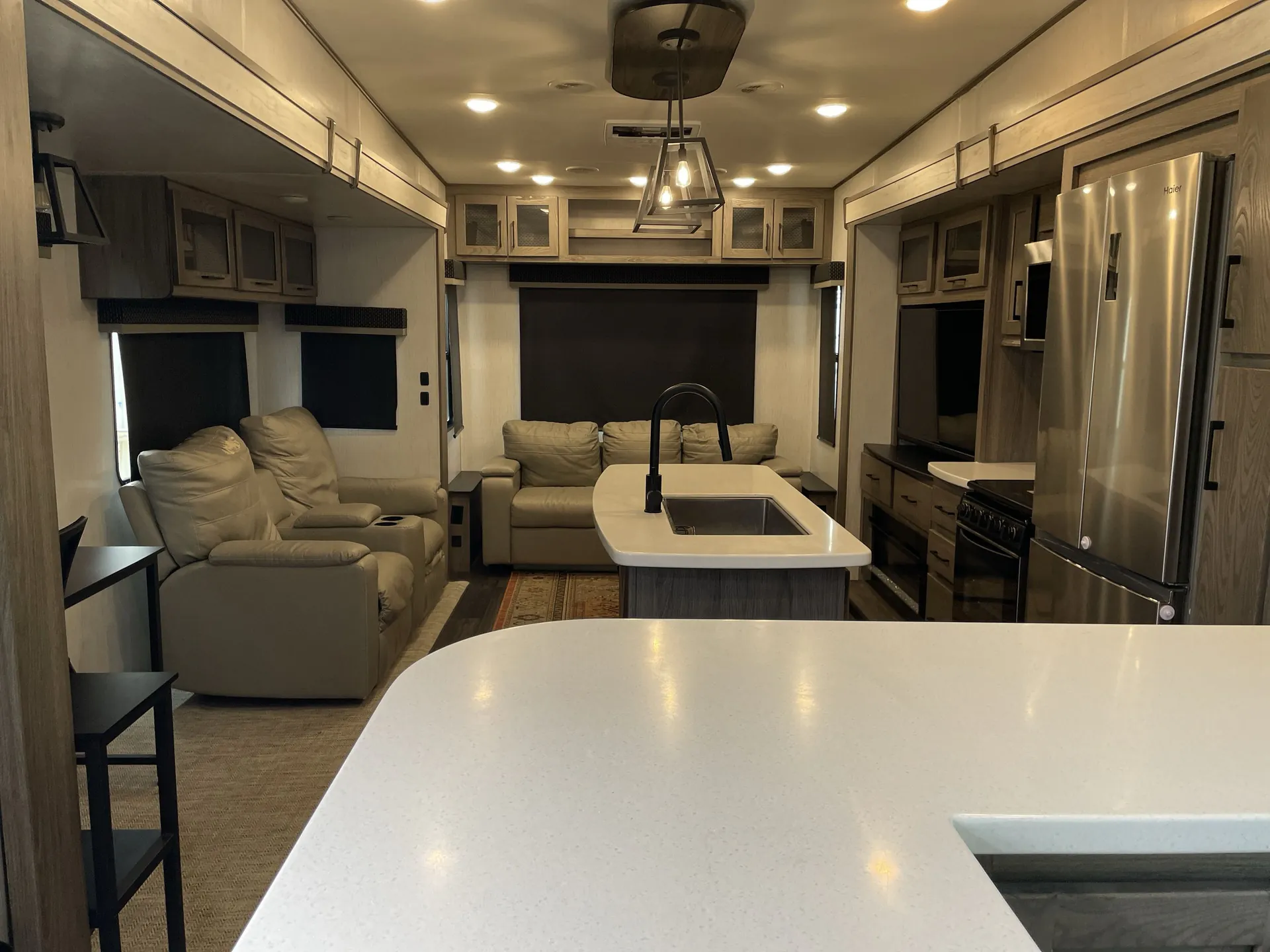 2022 Heartland Elkridge 37BAR — living area main