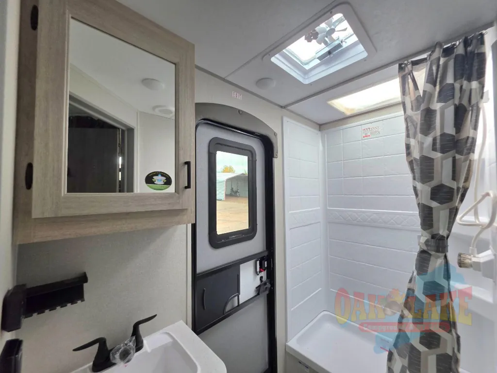 2026 Coachmen Catalina Legacy Edition 273DBHCK, Photos photo 20