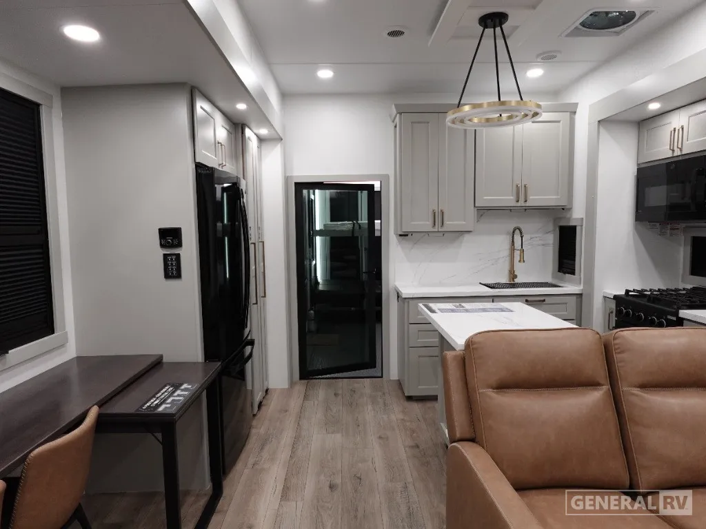 2026 Brinkley Model G 3950 - Photo 3