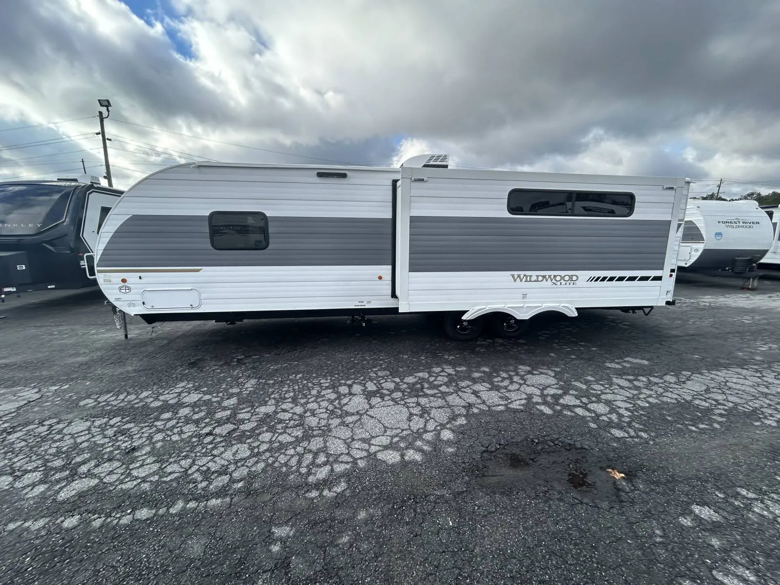 2026 Forest River Wildwood X-Lite 28ICE - Photo 4