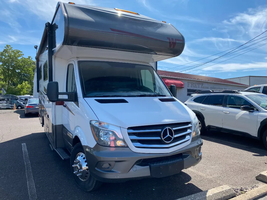 2020 Winnebago Porto 24F - Photo 3