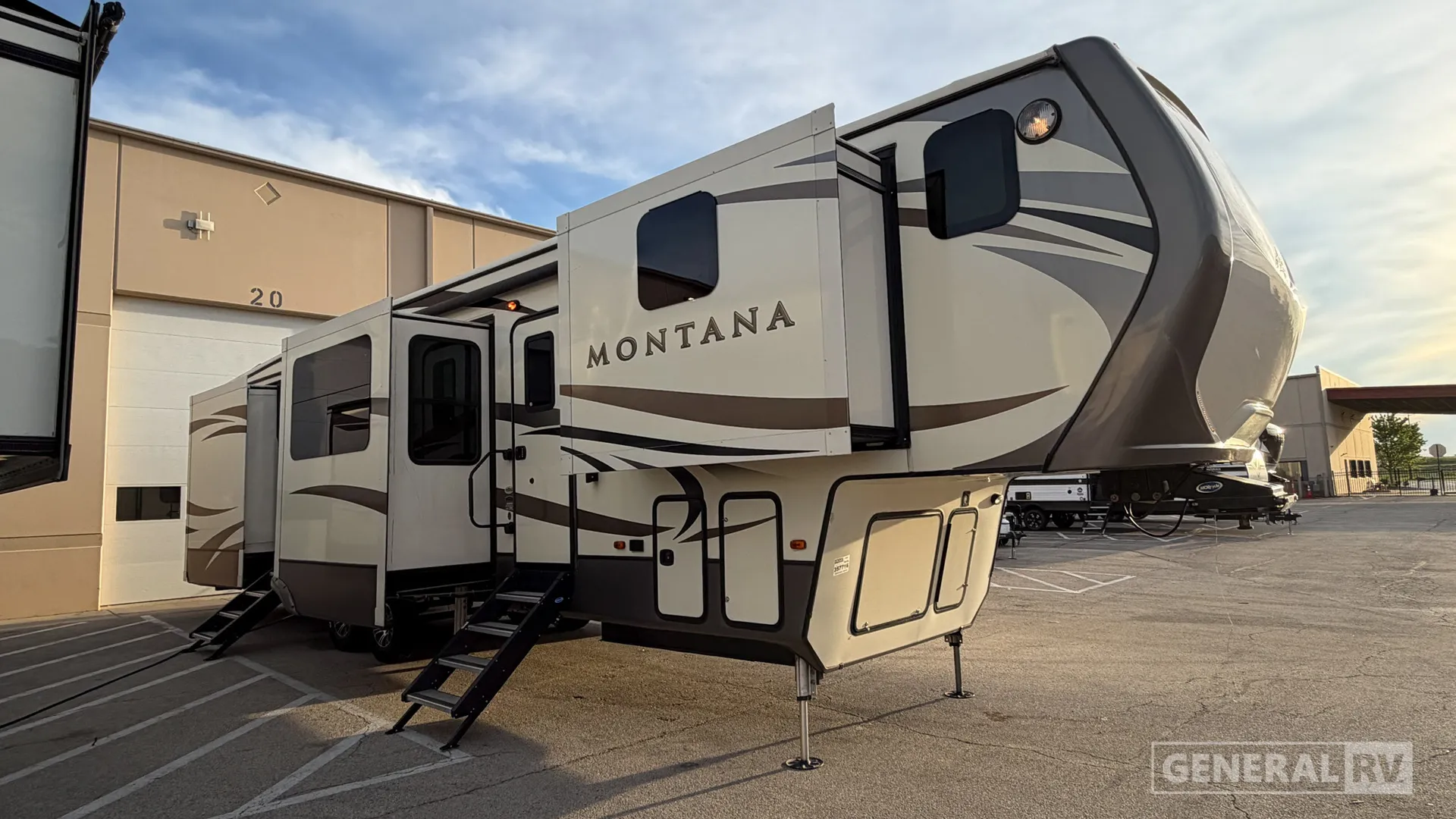 2017 Keystone Montana 3820FK - Photo 2