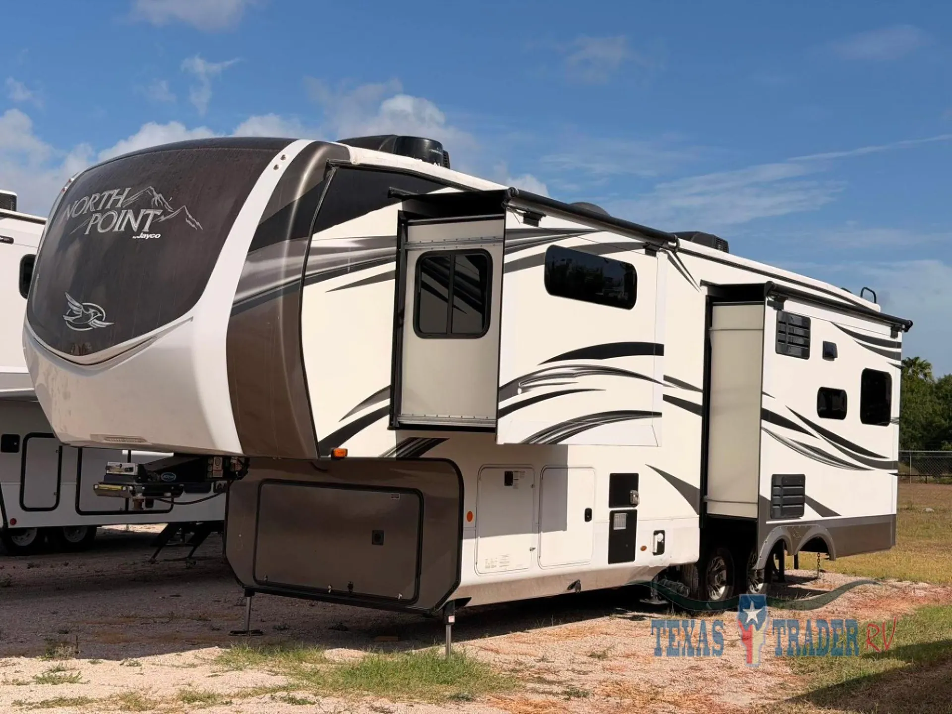 2021 Jayco North Point 310RLTS - Photo 3