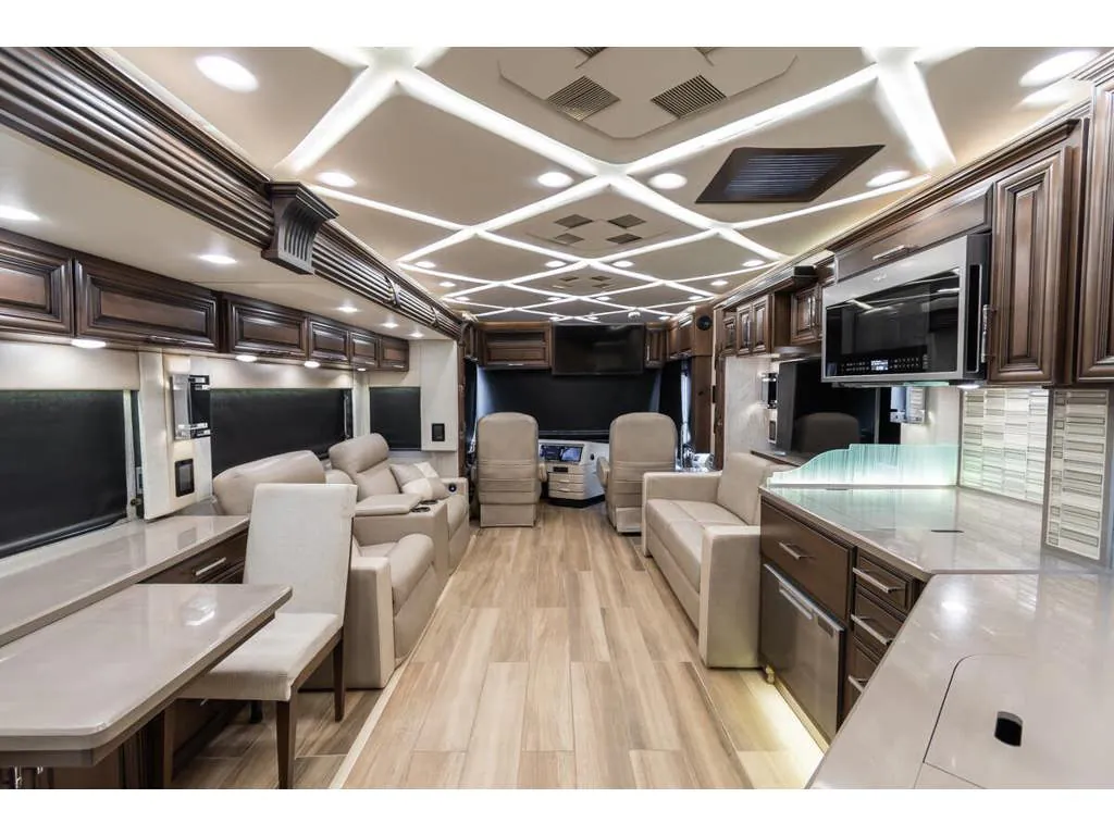 2023 Newmar Mountain Aire 4591 - Photo 3