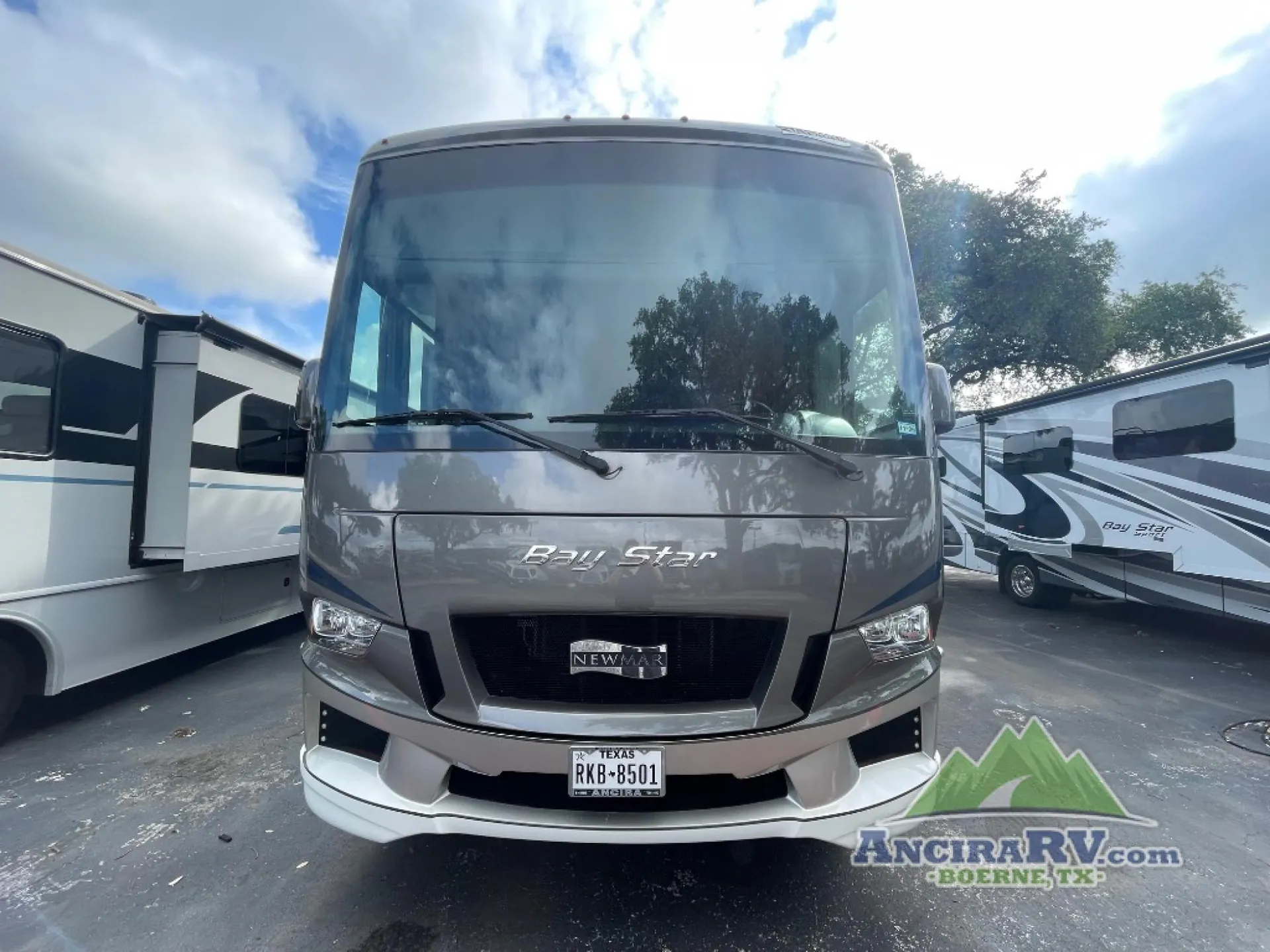2020 Newmar Bay Star 3005 - Photo 3