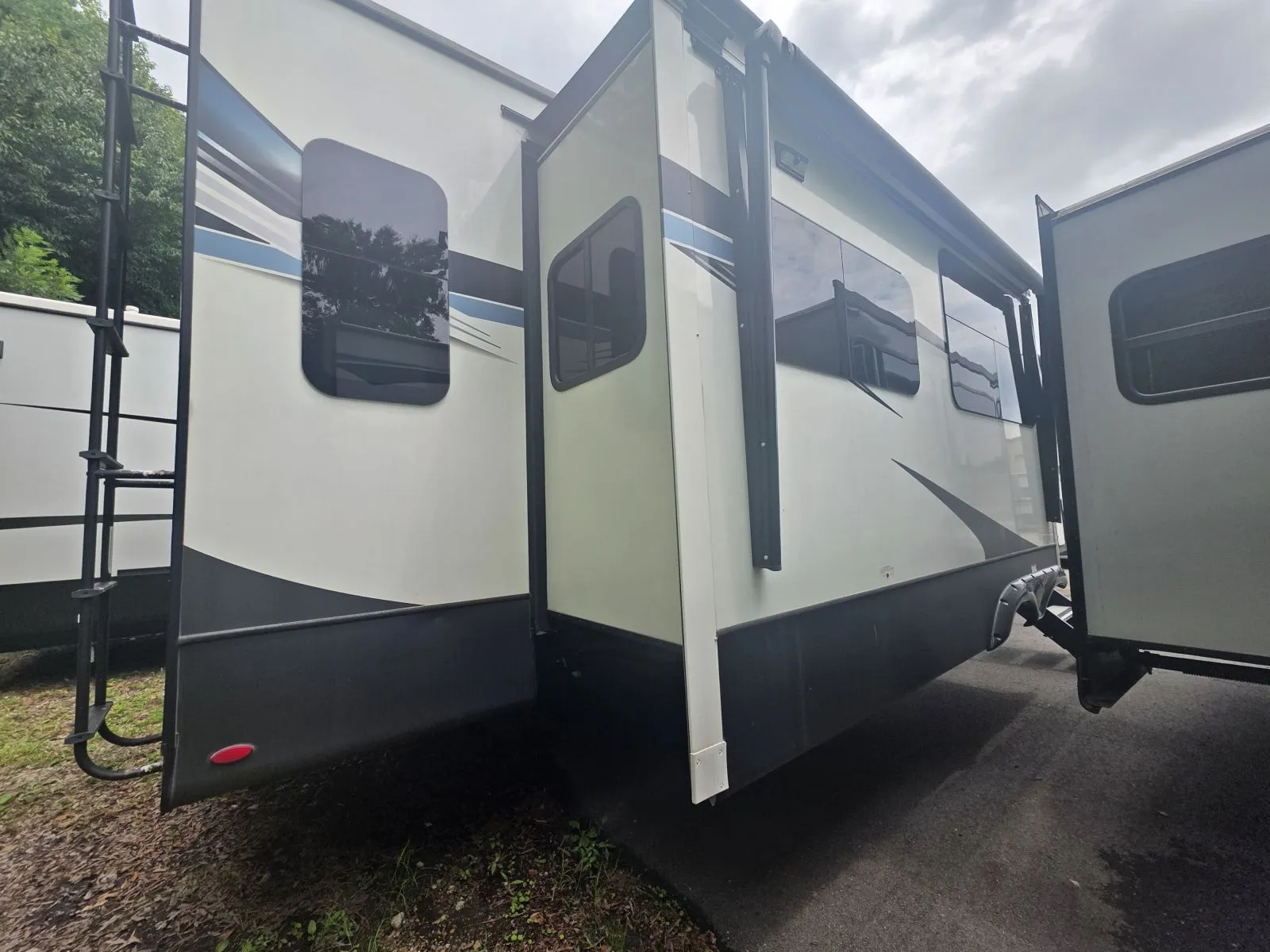 2021 Keystone Montana 3813MS - Photo 3