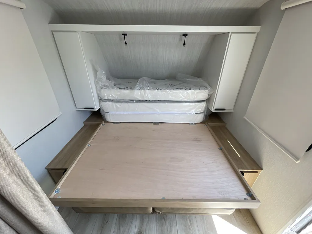 2027 Winnebago Micro Minnie 2108DS, Photos photo 15