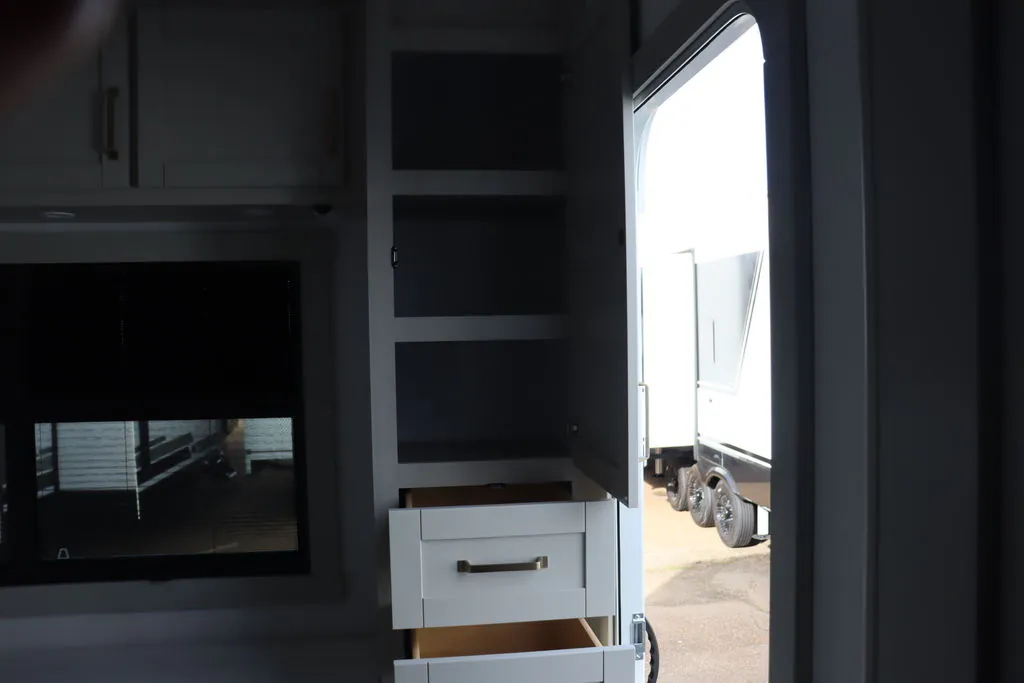 2026 Brinkley Model Z 3515, Photos photo 10