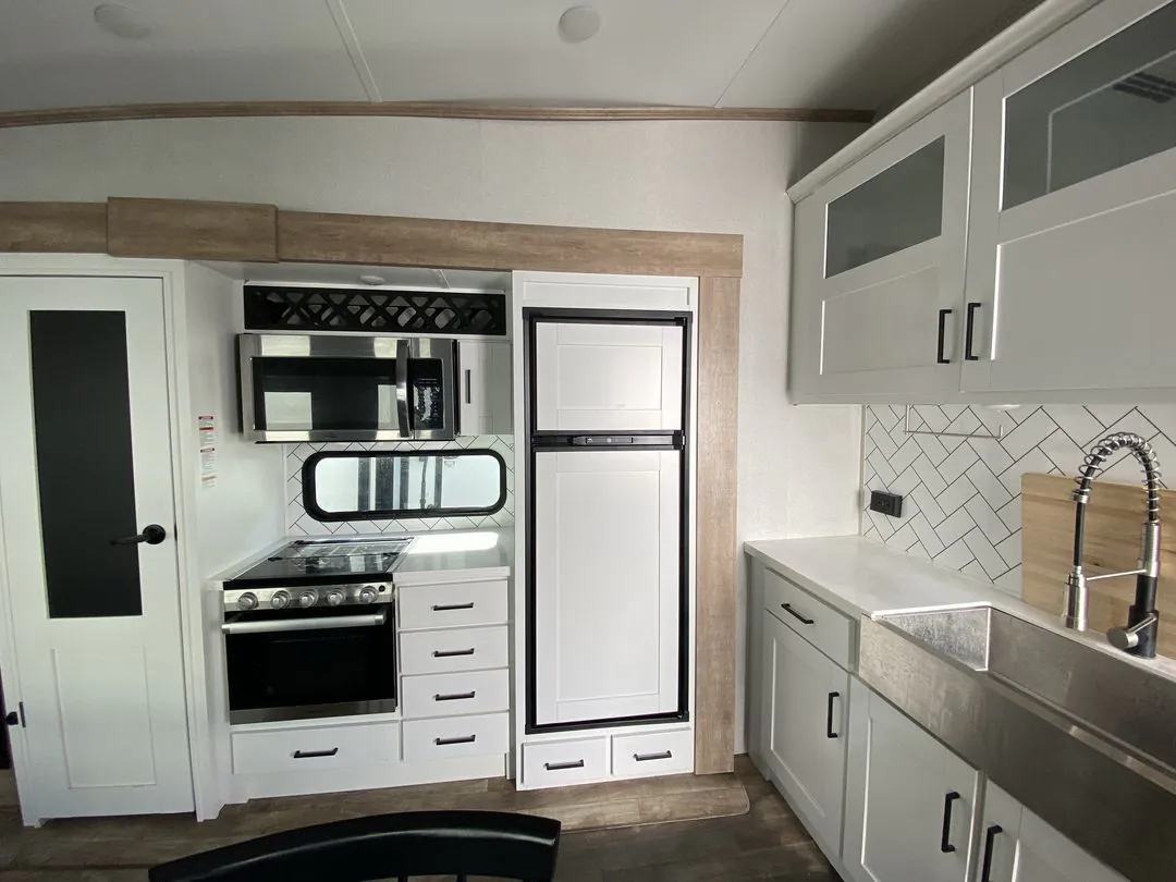 2022 Keystone Arcadia 3250RL - Photo 4