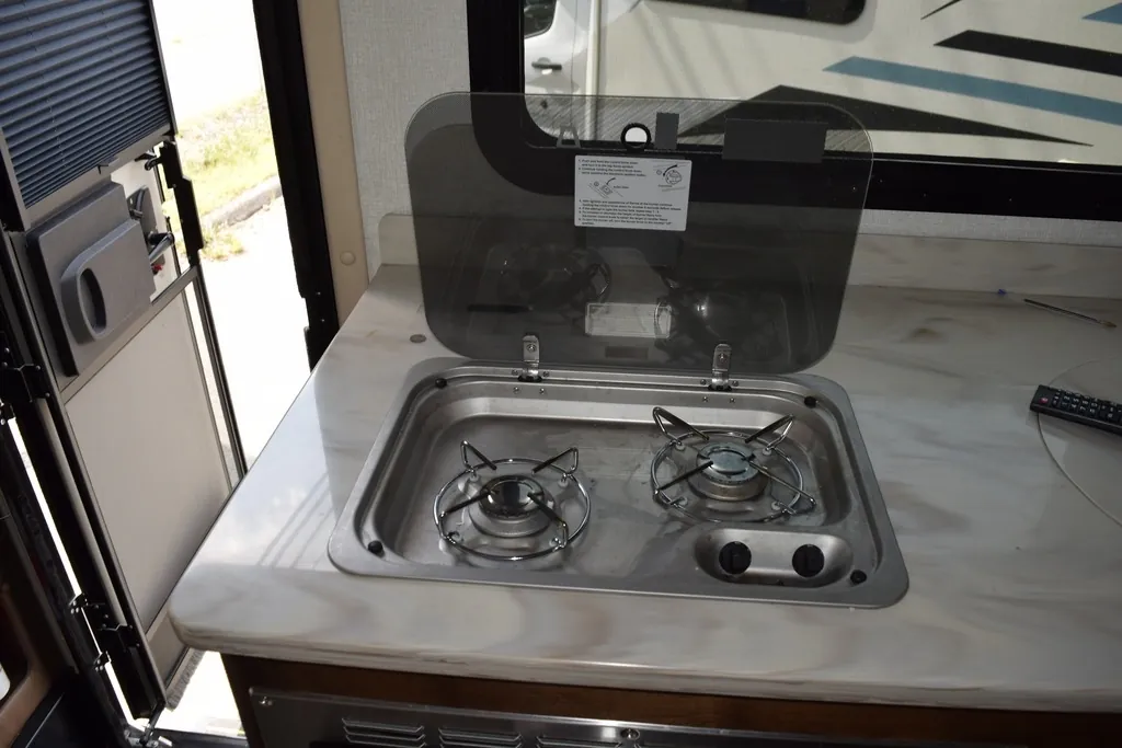 2019 Tiffin Wayfarer 25 QW, Photos photo 16