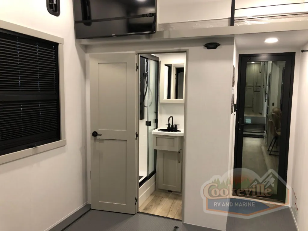2026 Brinkley Model G 3970, Photos photo 14
