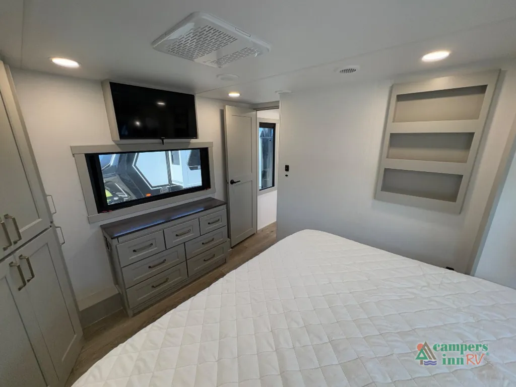 2026 Brinkley Model G 4100, Photos photo 48