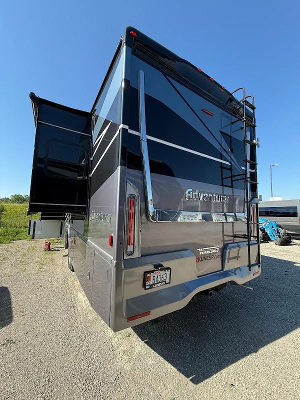 2025 Winnebago Adventurer 36Z - Photo 4