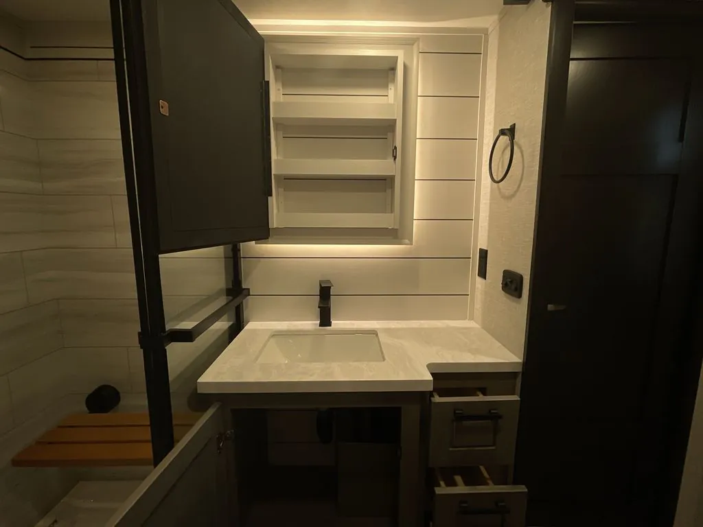 2025 Jayco Seismic Luxury Series 3815, Photos photo 26