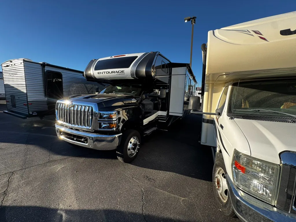 2025 Coachmen Entourage 340BH - Photo 4