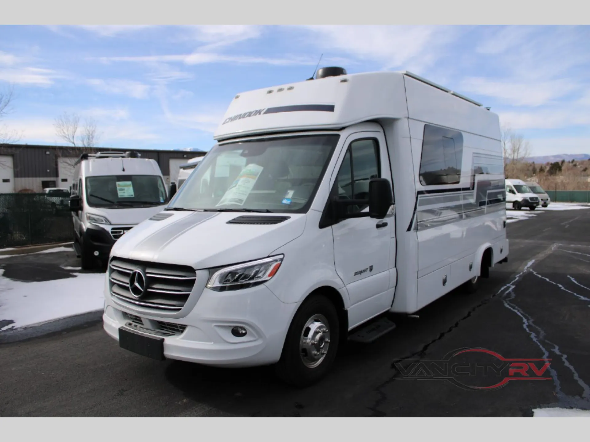 2024 Chinook RV Summit SS - Photo 2