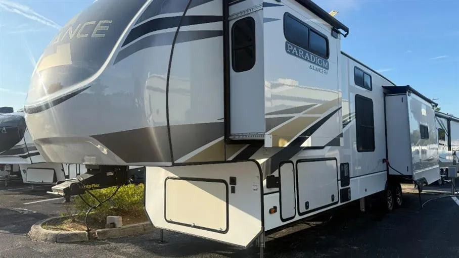 2021 Alliance RV Paradigm 390MP - Photo 4