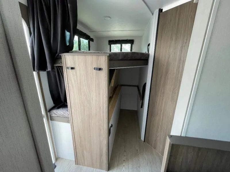 2026 Coachmen Freedom Express Ultra Lite 258BHS, Photos photo 30