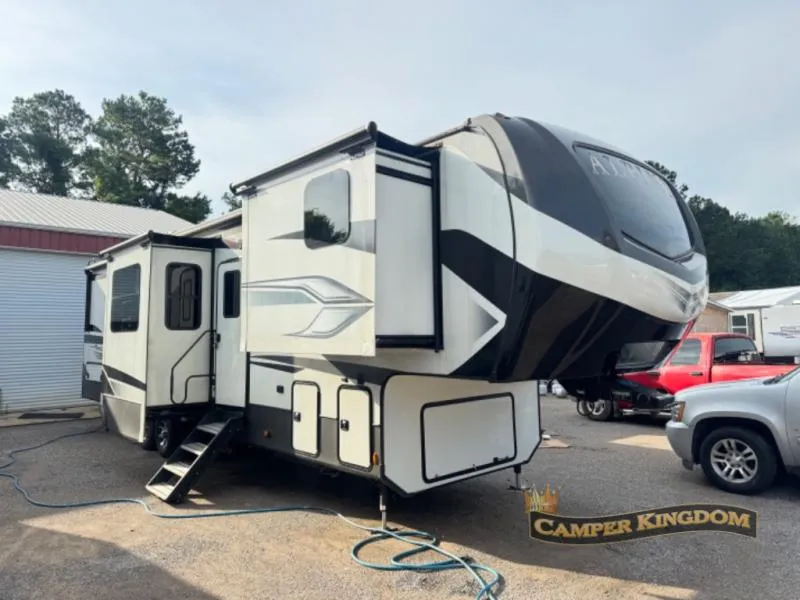 2022 Keystone Alpine 3790FK - Photo 2