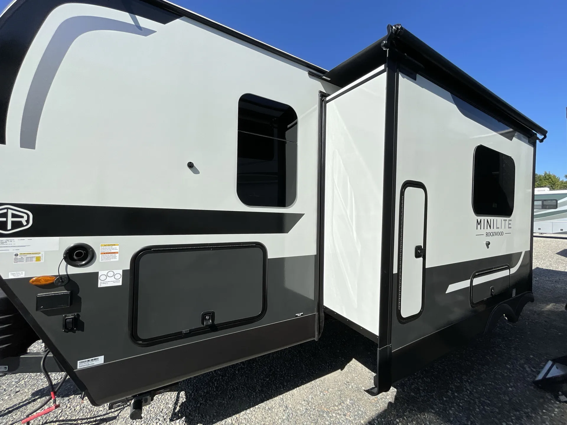 2027 Forest River Rockwood Mini Lite 2509S — off campside