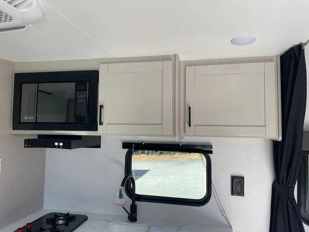 2027 Jayco Jay Flight 175FQ, Photos photo 12