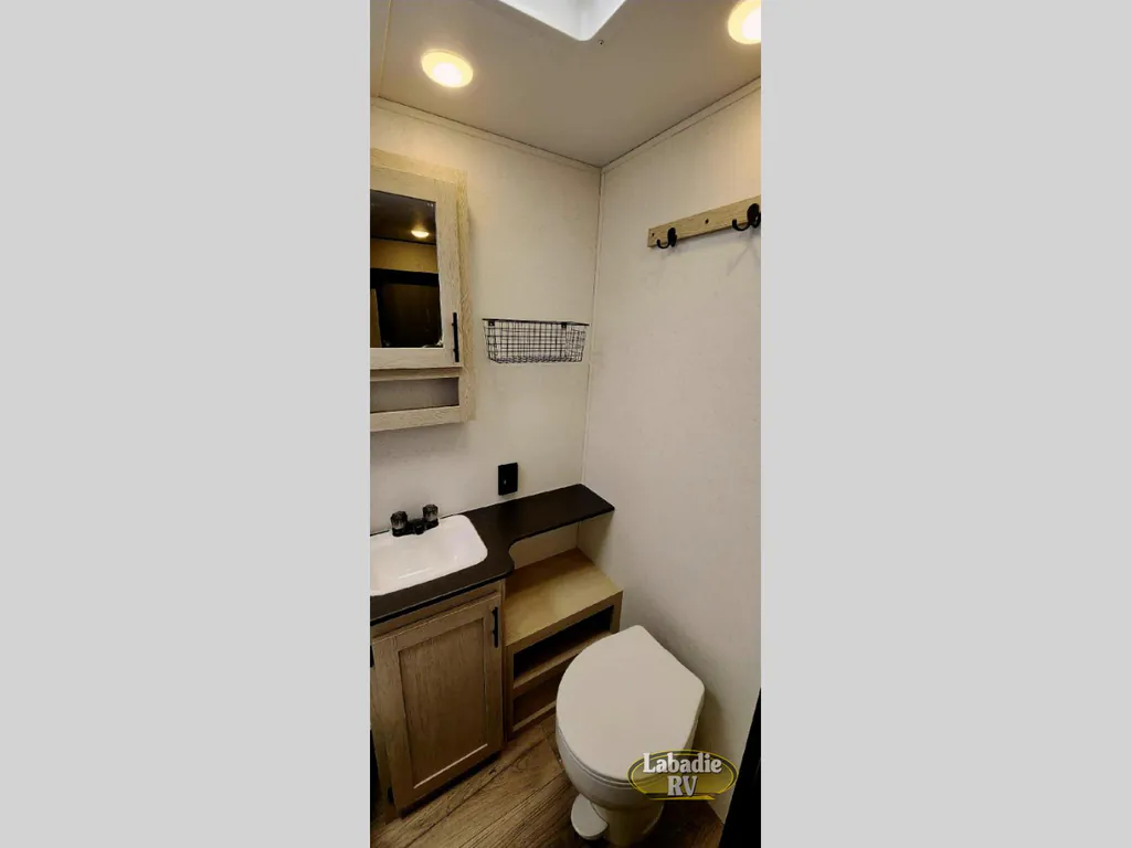 2026 Shasta RVs i-5 Edition 521CK, Photos photo 17
