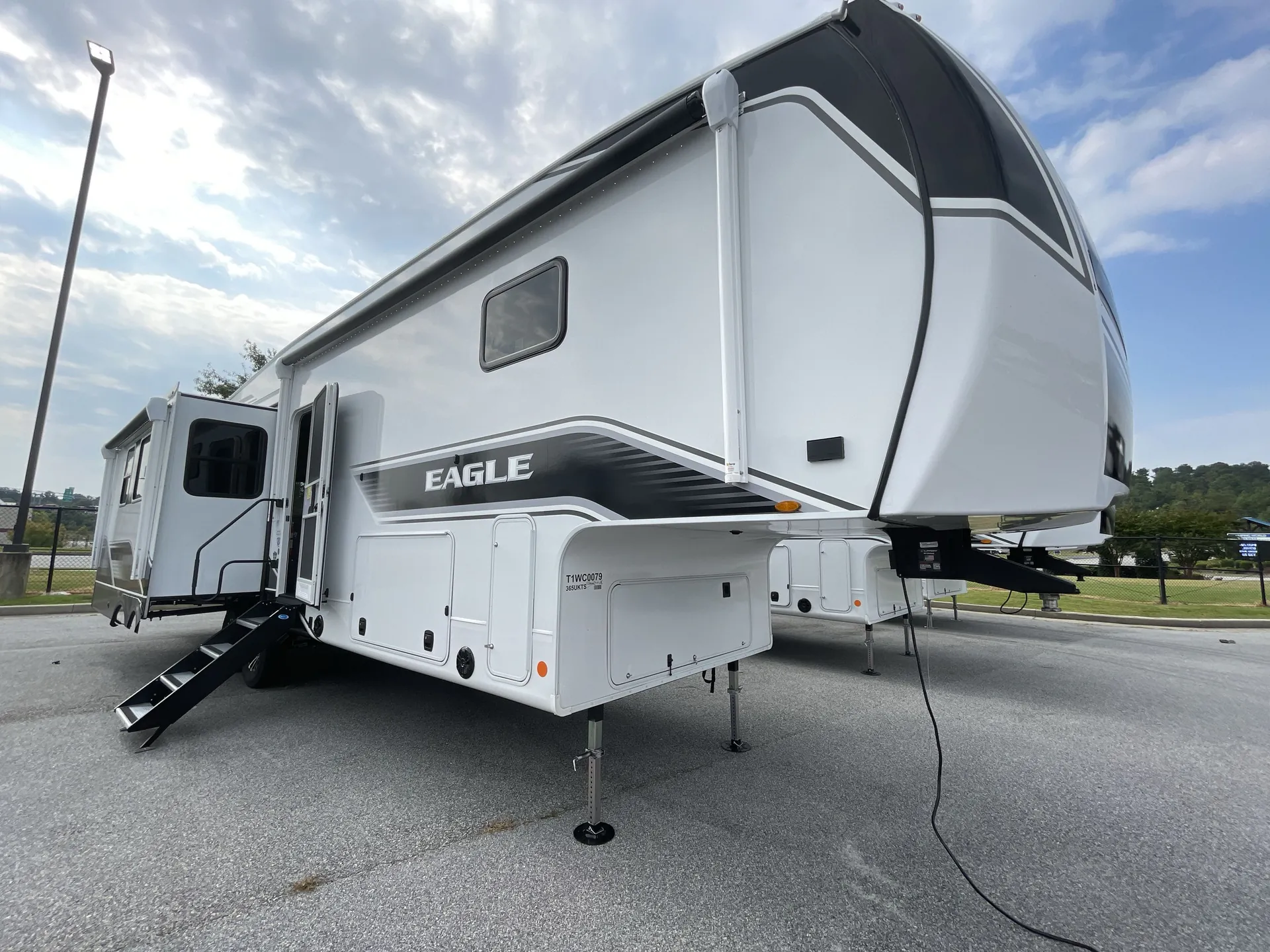 2026 Jayco Eagle 365UKTS - Photo 2