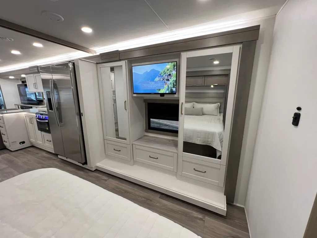 2027 Entegra Coach Vision XL 36C, Photos photo 22