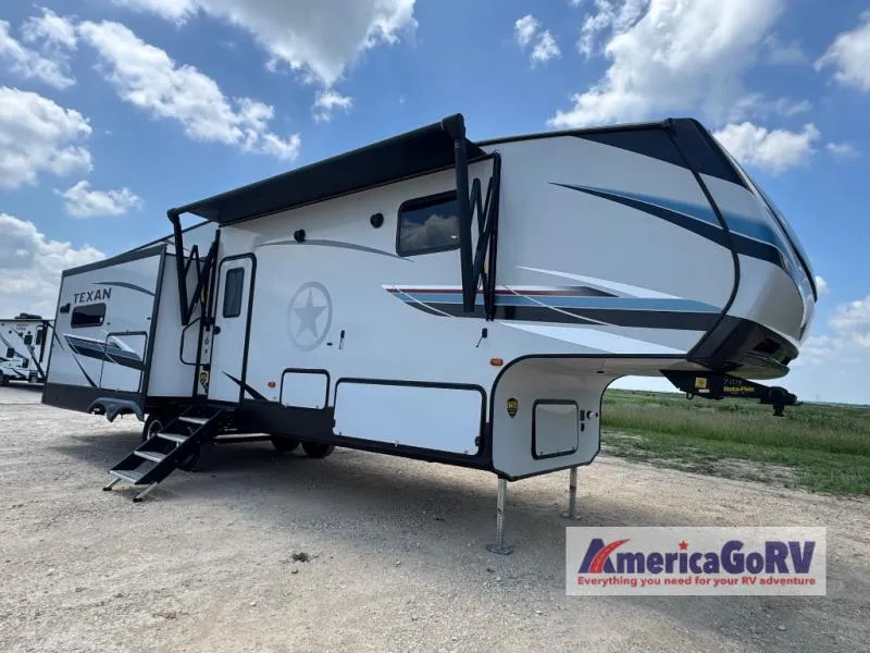 2021 CrossRoads RV Texan 326RK - Photo 3