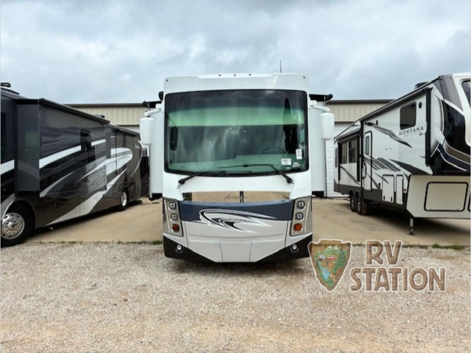 2023 Forest River Berkshire XL 40D - Photo 4
