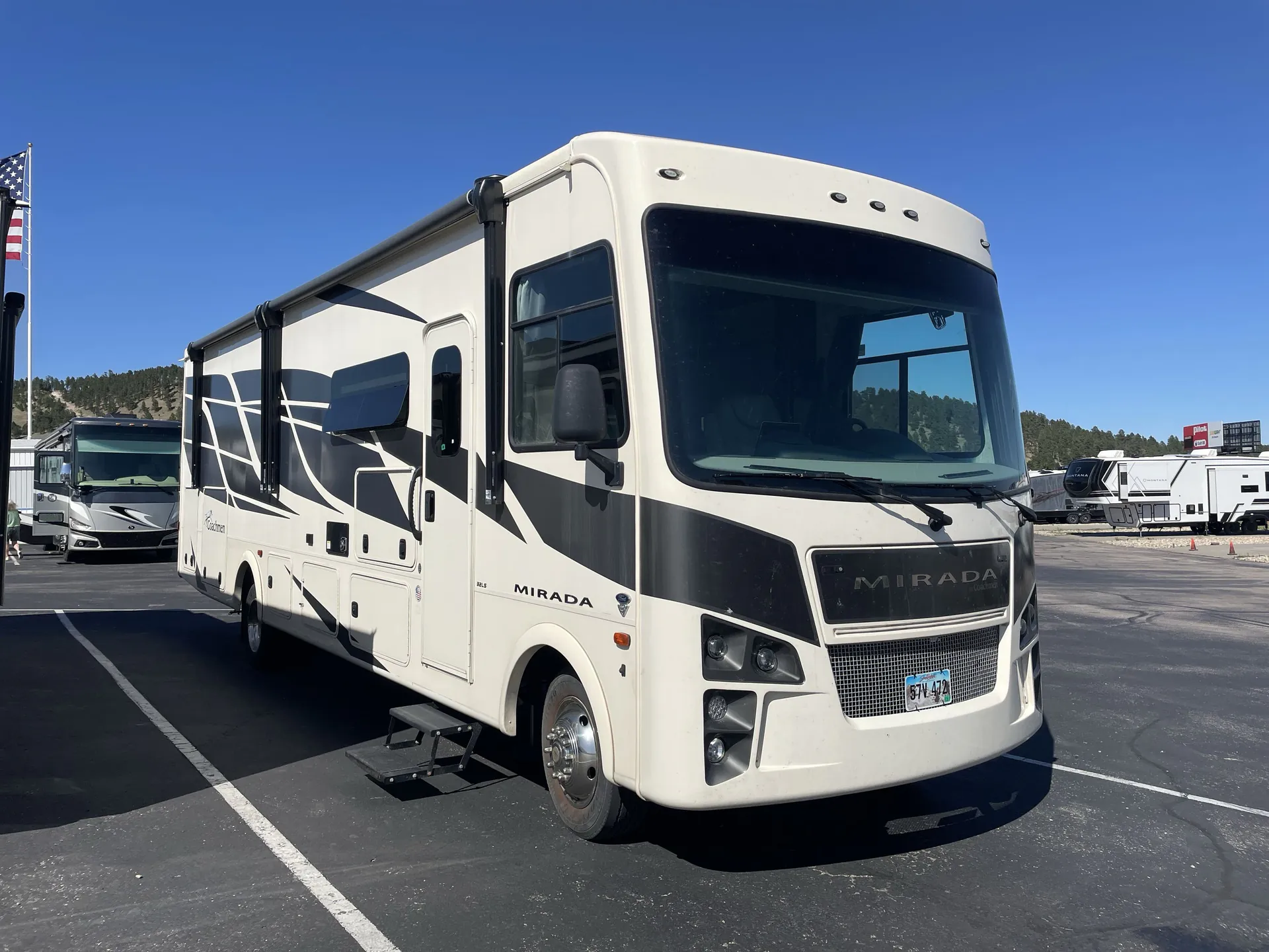 2023 Coachmen Mirada 32LS - Photo 2