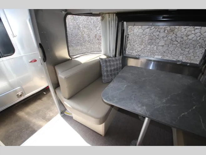 2026 Airstream Flying Cloud 27FB - Photo 4