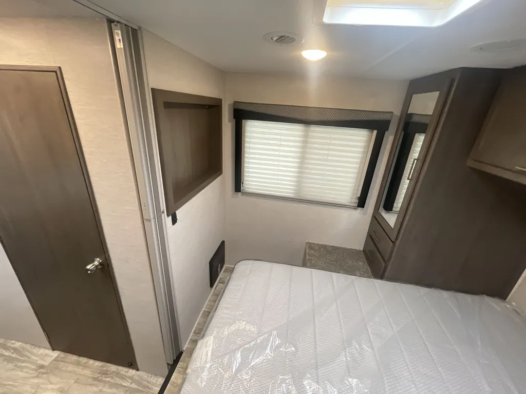 2024 Thor Motor Coach Freedom Elite 28HE, Photos photo 13