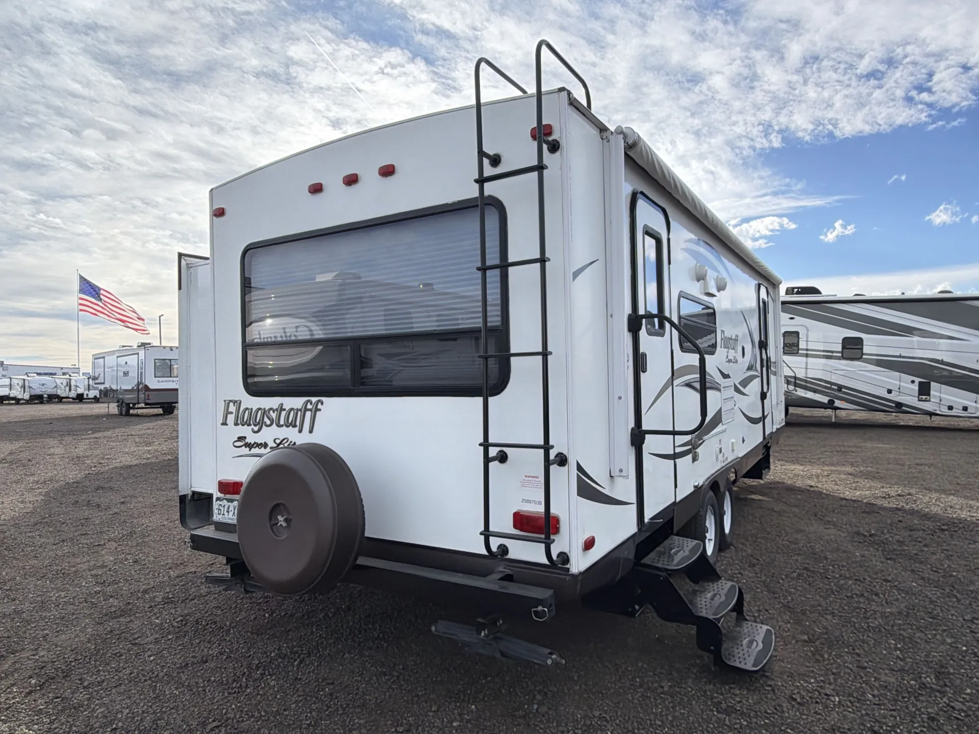 2014 Forest River Flagstaff Super Lite 26RLWS — backside
