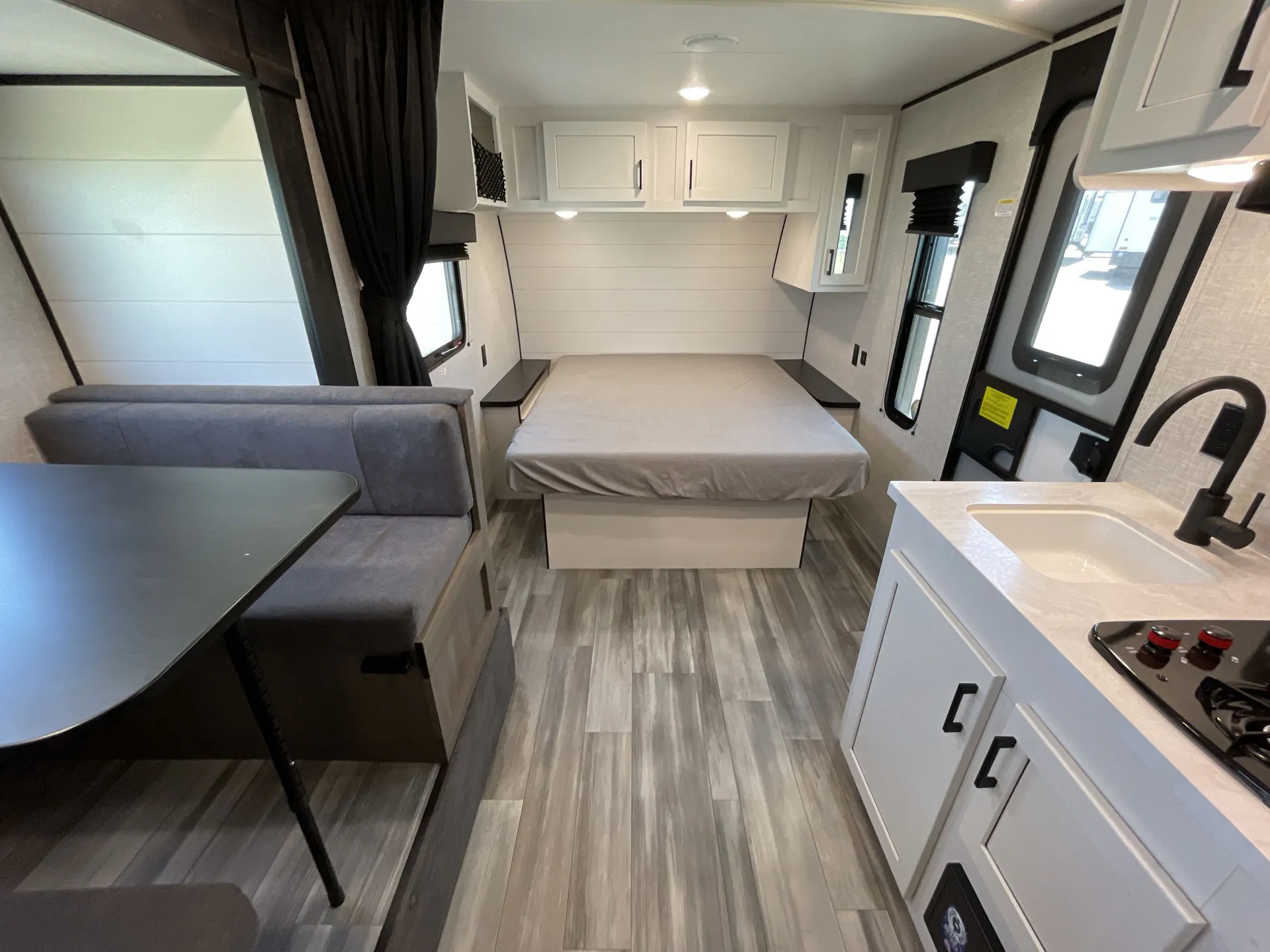 2024 Jayco Jay Flight SLX 183RB - Photo 4