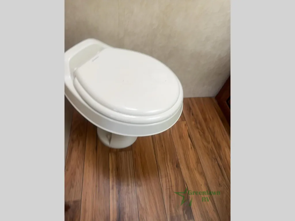 2016 Forest River Vibe 312BHS, Photos photo 30