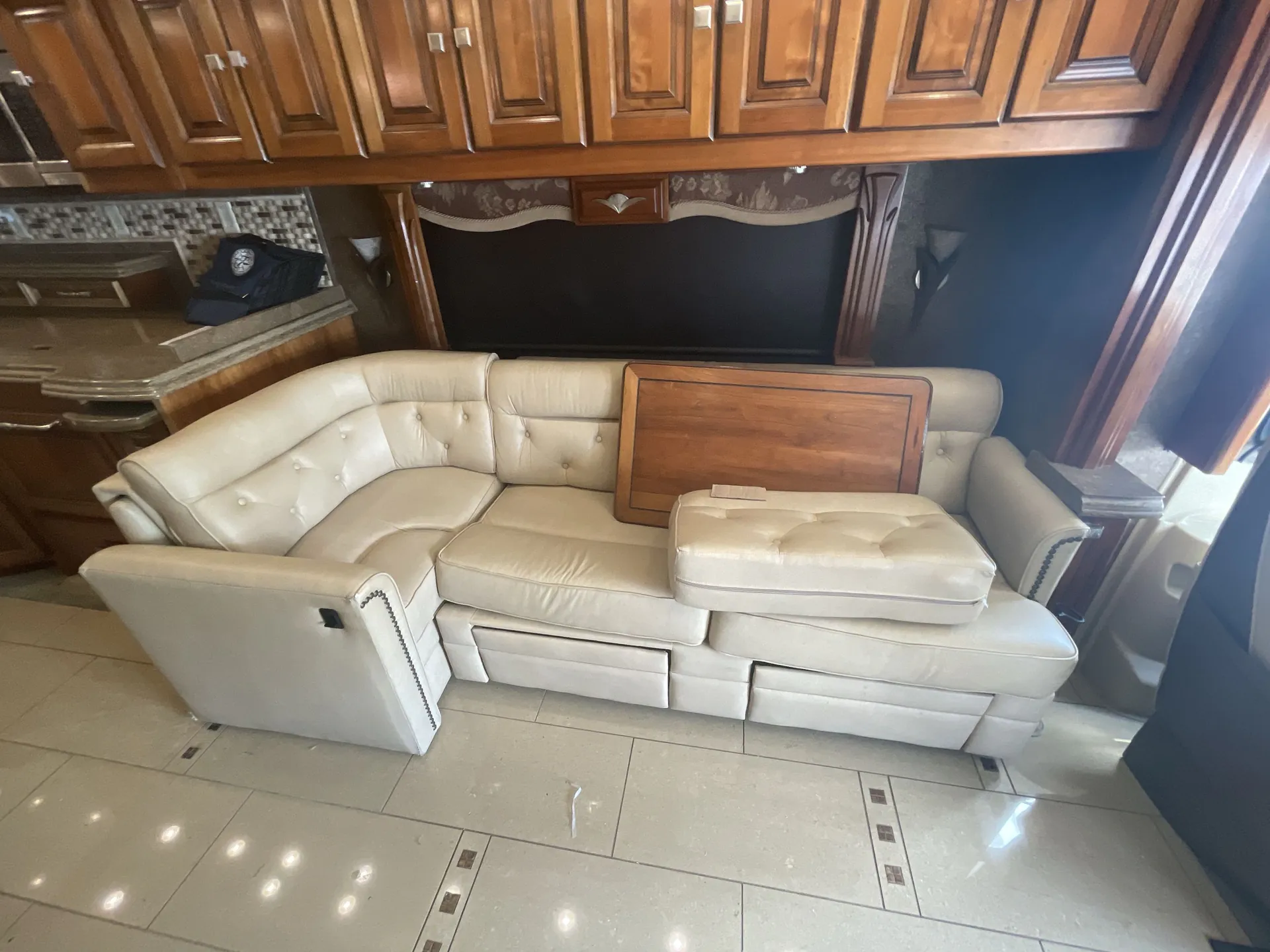 2015 Tiffin Allegro Bus 40 SP — living area main