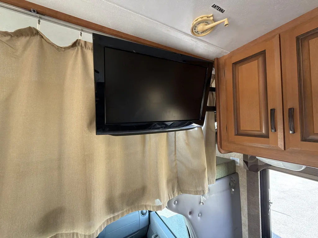 2011 Forest River Sunseeker 2450S, Photos photo 14