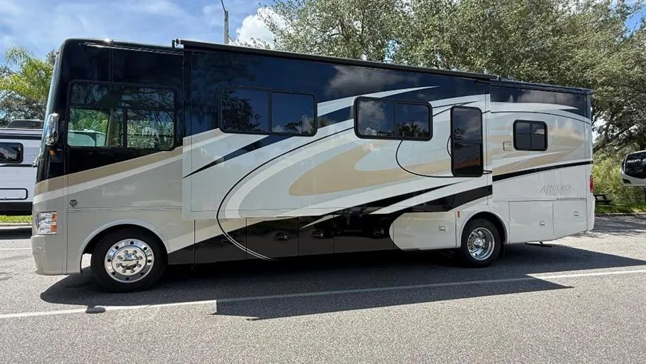 2015 Tiffin Motorhomes Open Road Allegro 31SA - Photo 4