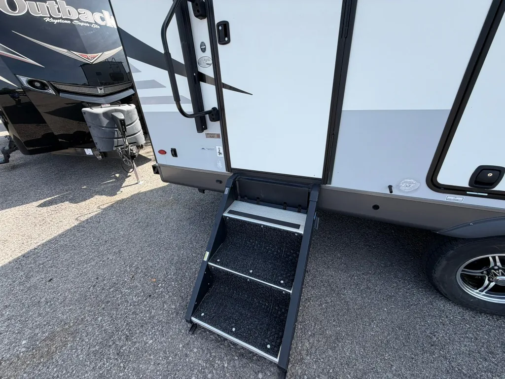 2020 Forest River Rockwood Ultra Lite 2614BS, Photos photo 6