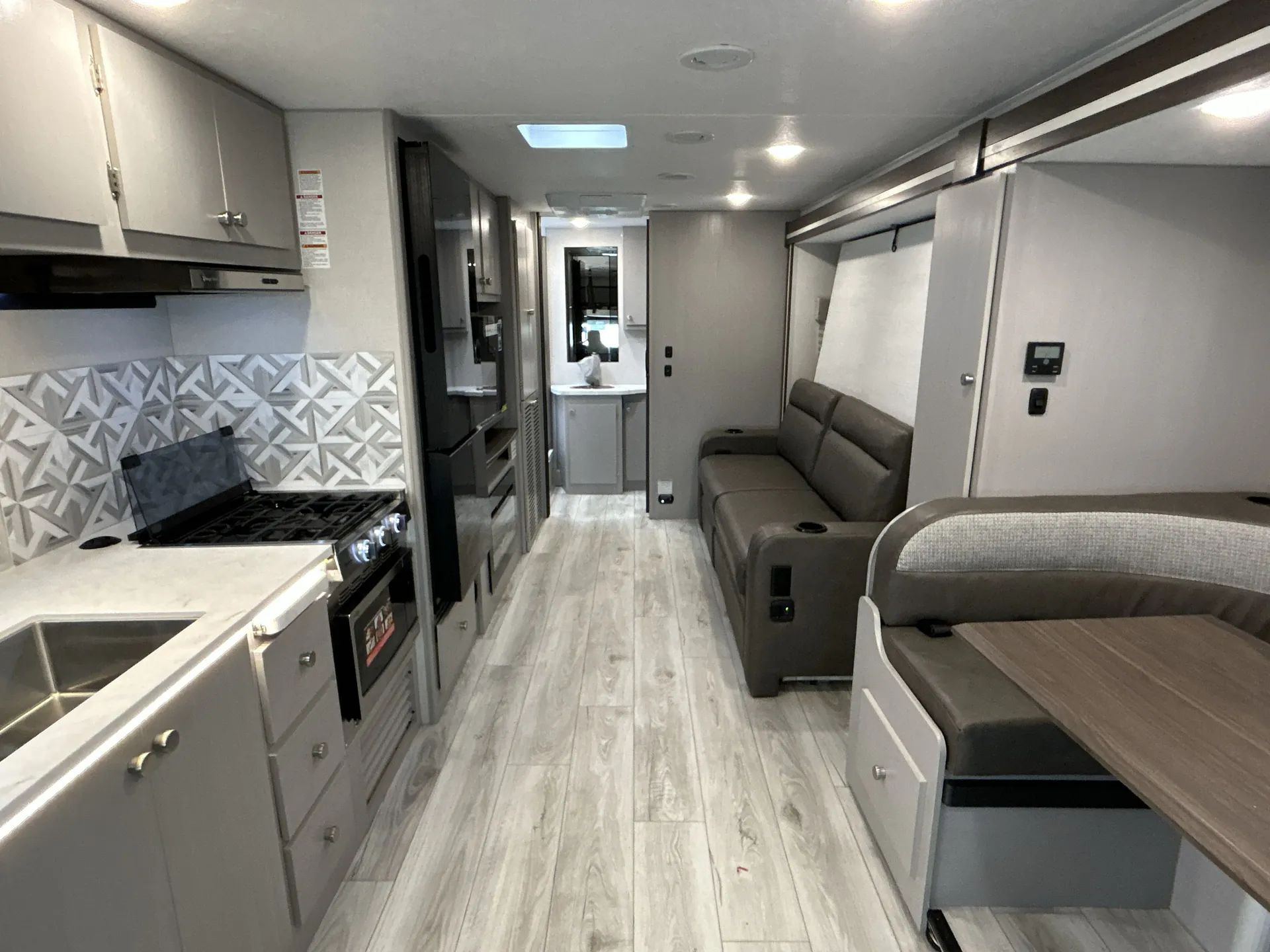 2025 Coachmen Freelander 26MB - Photo 3