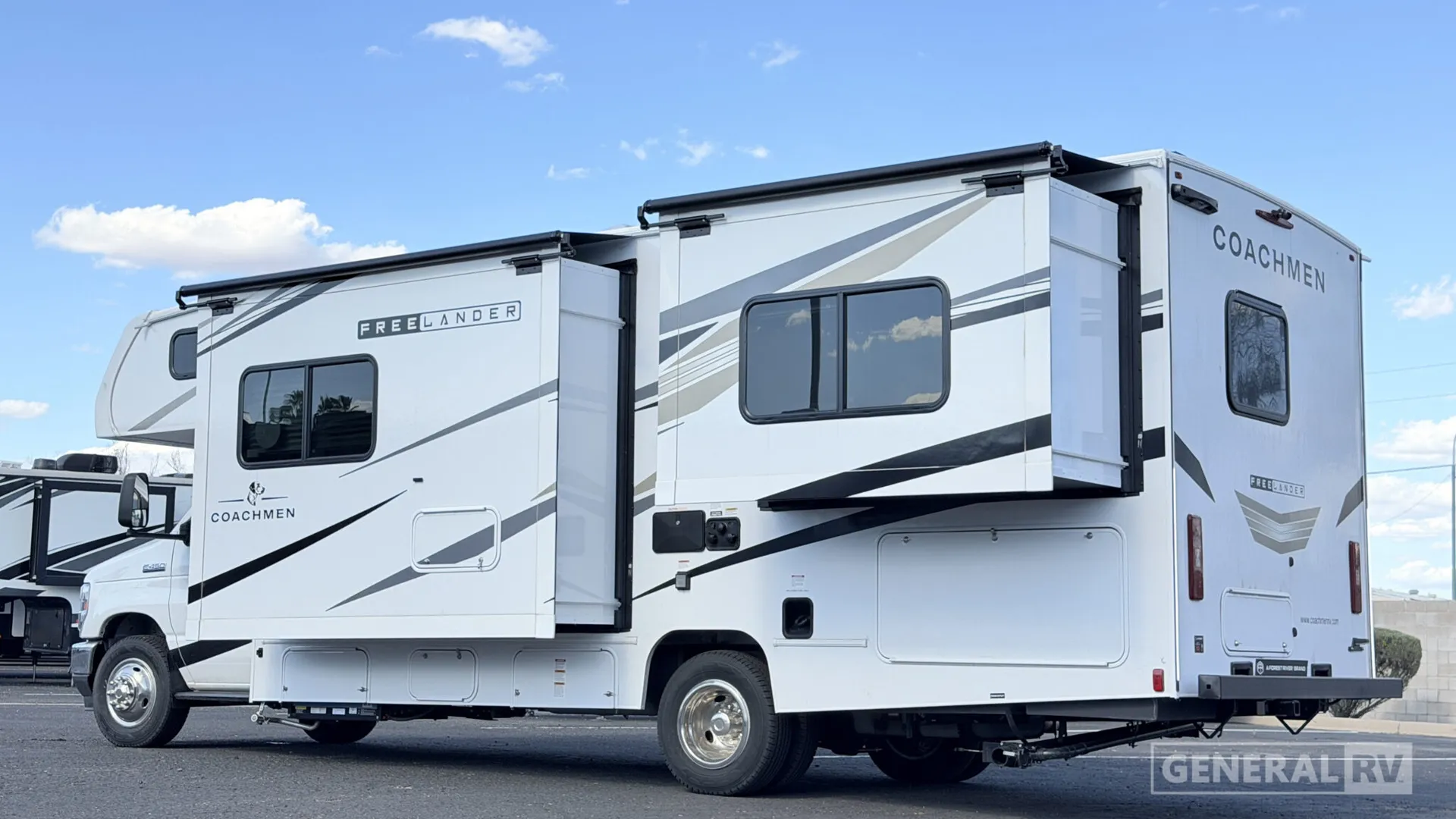 2026 Coachmen Freelander 26DS - Photo 4